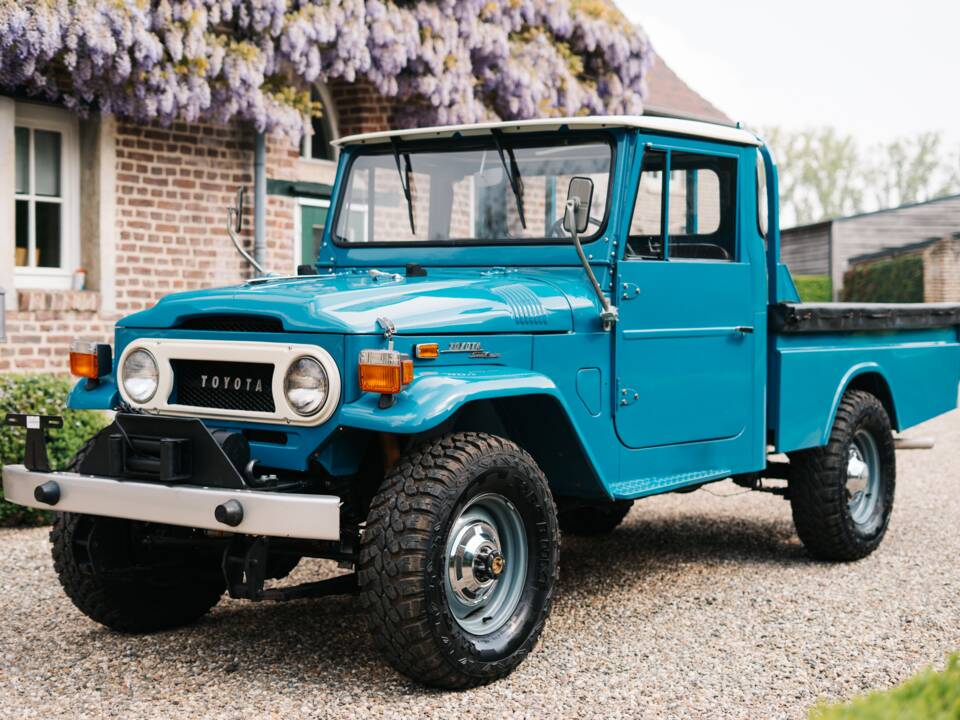 Image 13/27 of Toyota Land Cruiser FJ 45 (1976)