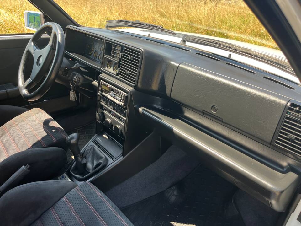 Bild 24/27 von Lancia Delta HF Integrale Evoluzione I &quot;Martini 5&quot; (1992)