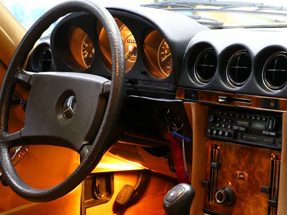 Afbeelding 20/25 van Mercedes-Benz 280 SLC (1980)