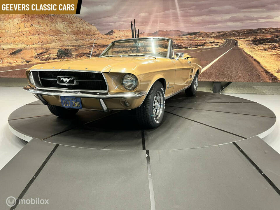 Image 44/46 of Ford Mustang 390 (1967)