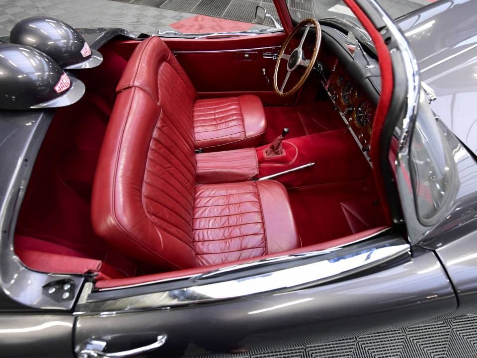 Image 36/46 de Jaguar XK 150 3.4 S DHC (1958)