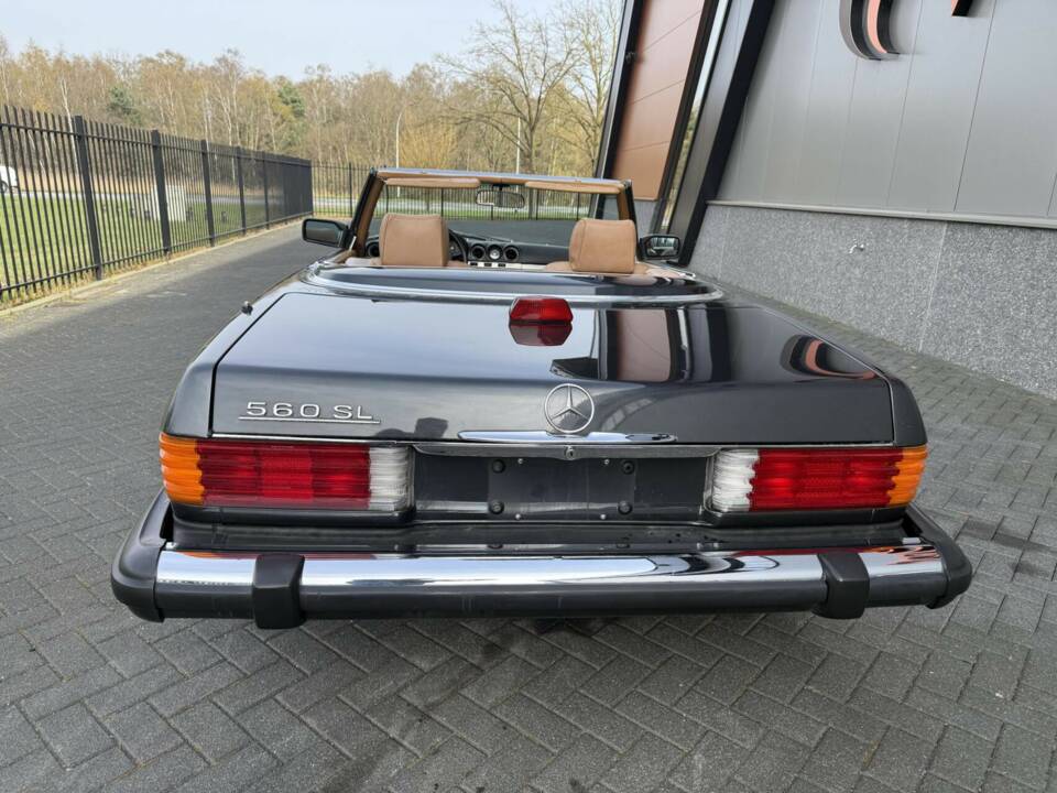 Image 2/50 de Mercedes-Benz 560 SL (1986)