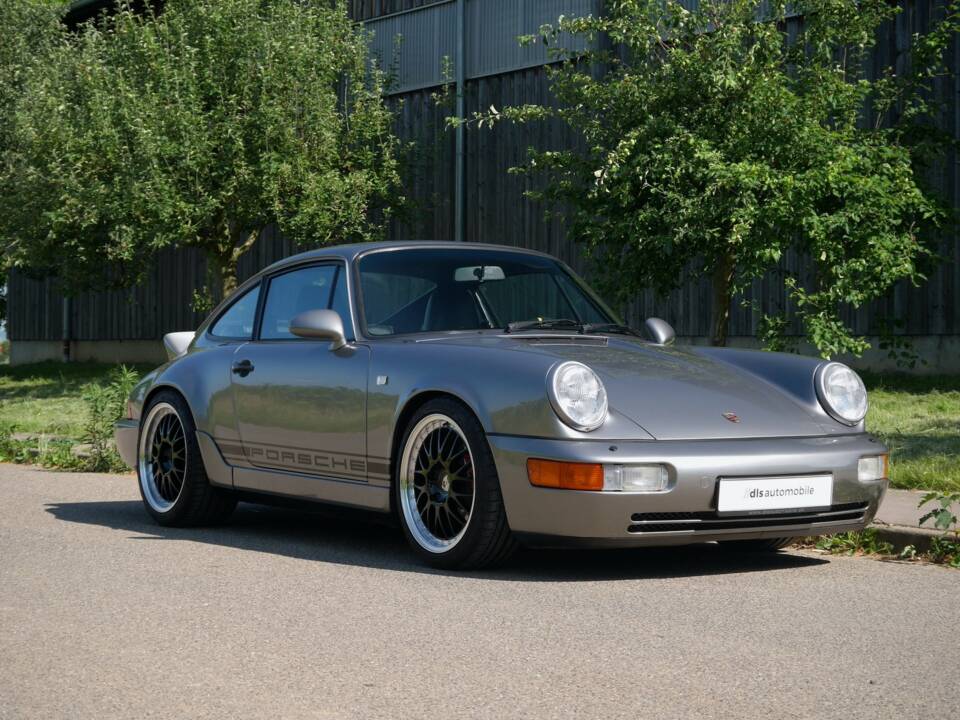 Immagine 31/31 di Porsche 911 Carrera 4 (1989)