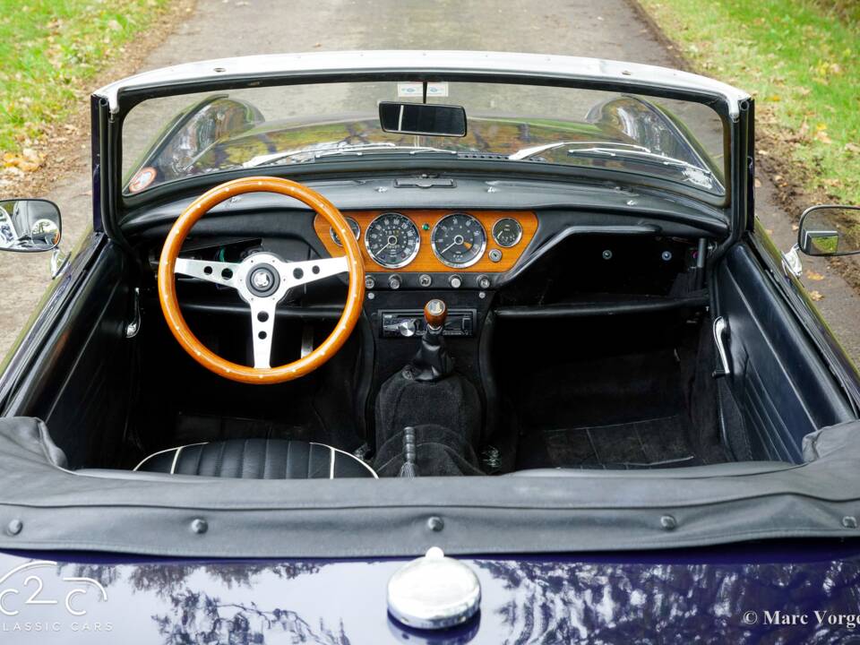 Image 9/60 of Triumph Spitfire Mk III (1970)
