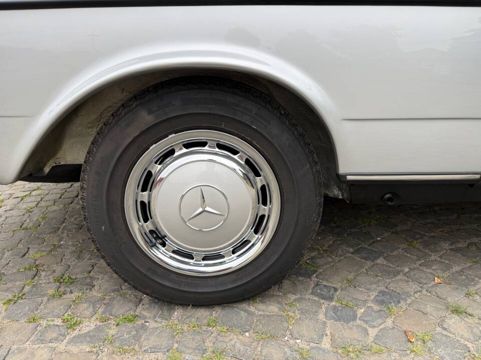 Bild 34/34 von Mercedes-Benz 250 lang (1983)