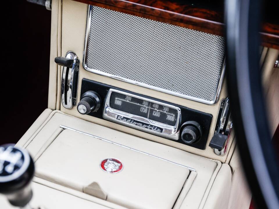 Image 27/42 of Jaguar Mk II 3.8 (1962)
