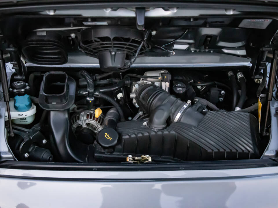 Afbeelding 44/50 van Porsche 911 Carrera 4S (2004)