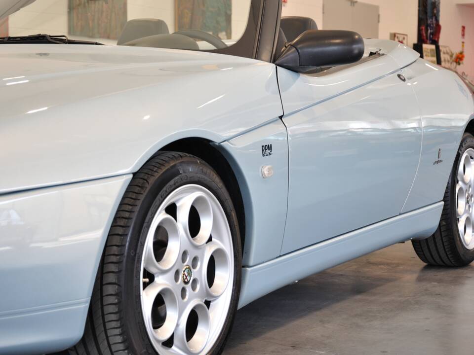 Immagine 14/41 di Alfa Romeo Spider 3.0 V6 12V (2000)