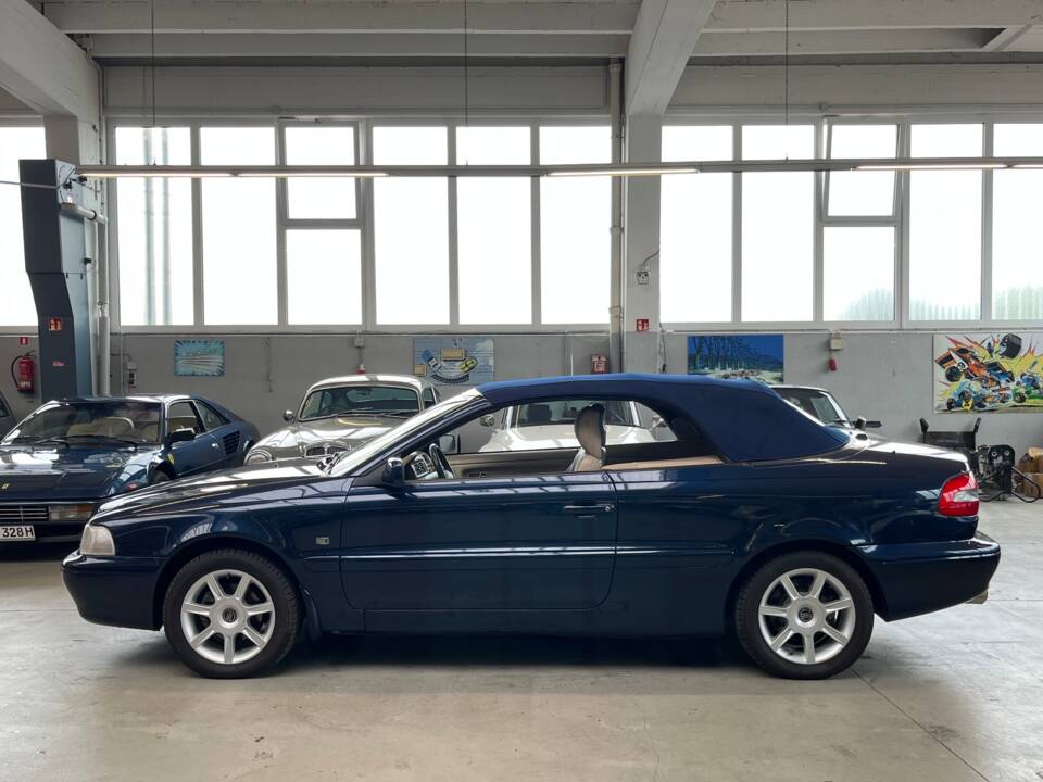 Bild 29/37 von Volvo C70 2.0 T (2001)