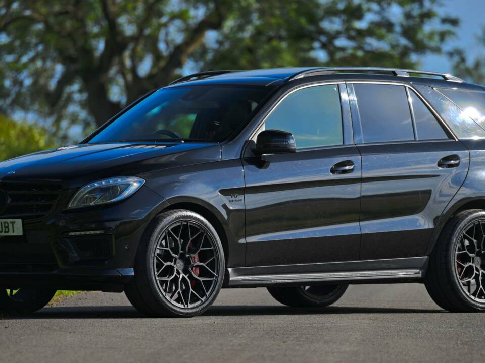 Image 1/49 of Mercedes-Benz ML 63 AMG (2013)