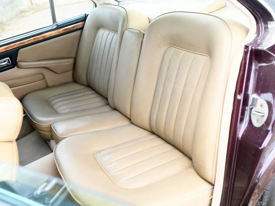 Afbeelding 10/21 van Daimler Double Six Vanden Plas (1973)