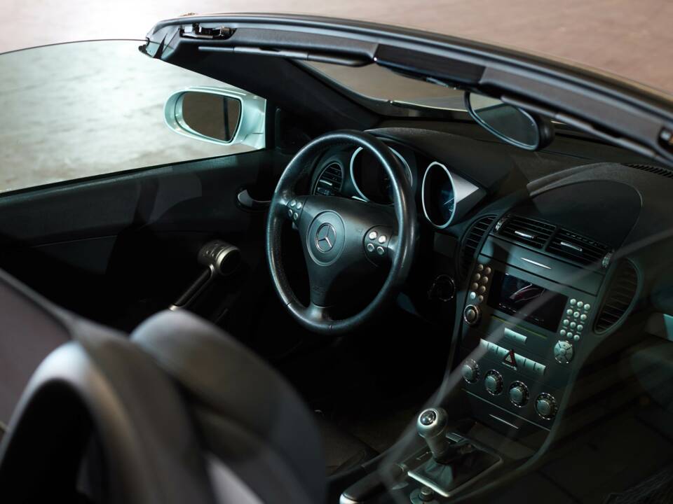 Image 32/32 of Mercedes-Benz SLK 200 Kompressor (2004)