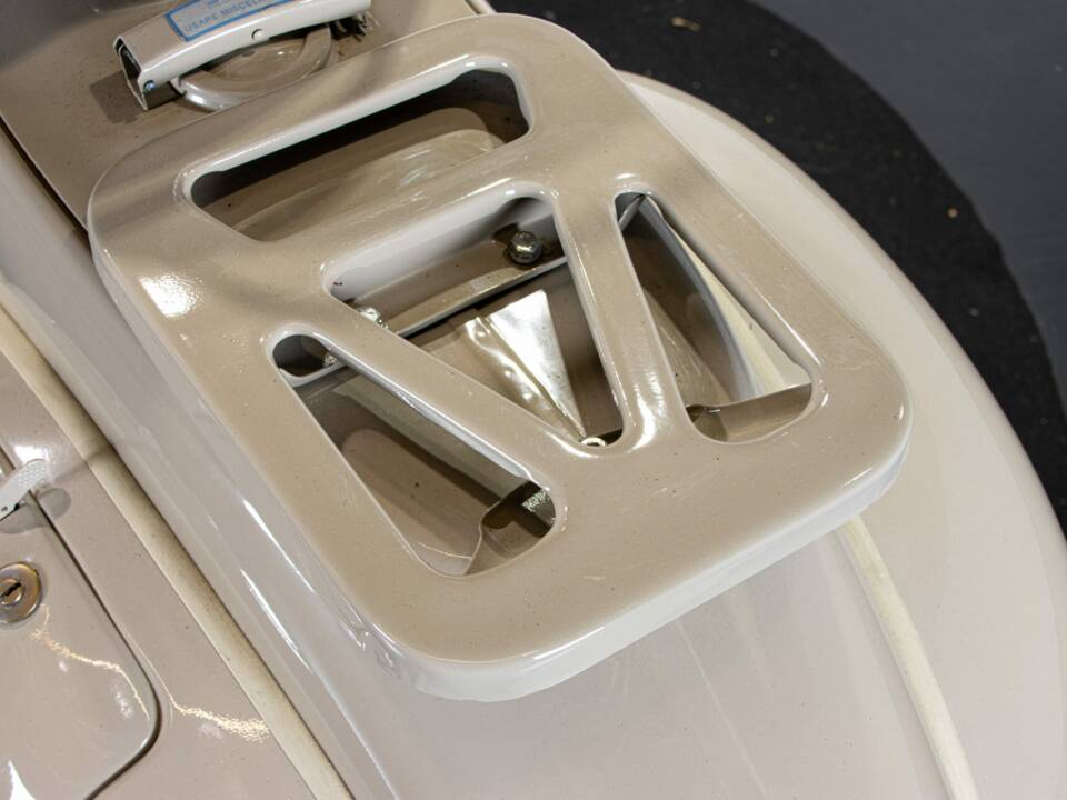Image 24/50 de Piaggio Vespa 125 (1959)
