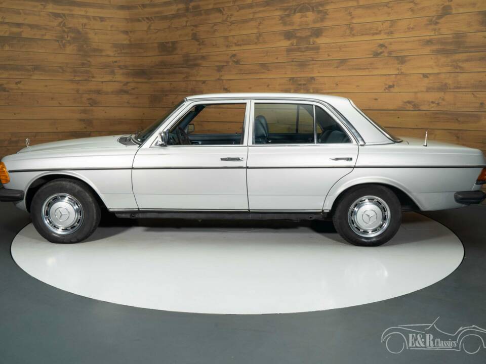 Immagine 7/8 di Mercedes-Benz 250 (1978)