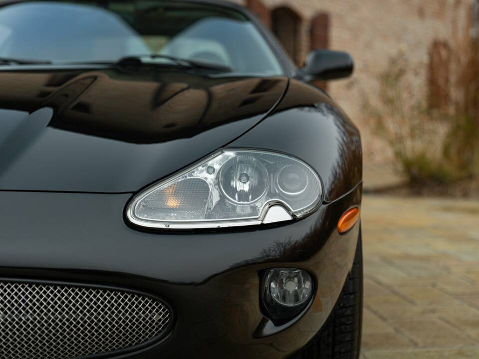 Bild 21/50 von Jaguar XK8 4.0 (2006)