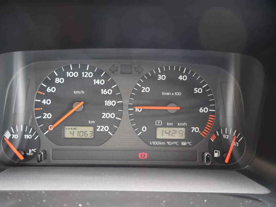 Bild 3/29 von Volkswagen Golf IV Cabrio 2.0 (2002)