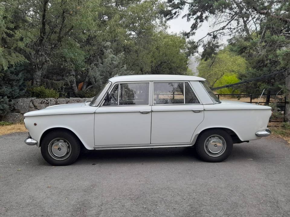 Image 2/51 of FIAT 1300 (1964)