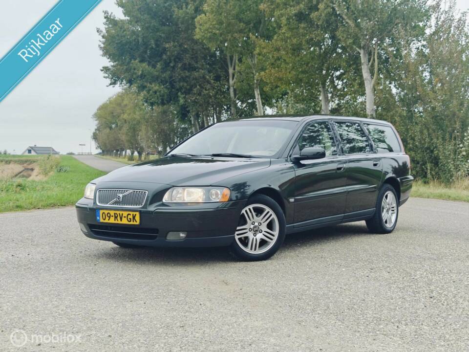 Imagen 2/40 de Volvo V 70 2.4 (2005)