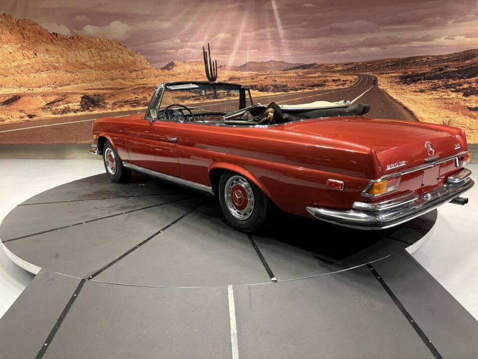 Image 8/49 de Mercedes-Benz 280 SE 3,5 (1971)