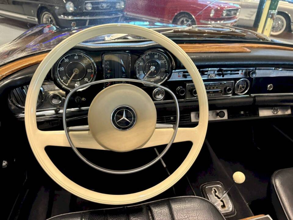 Bild 16/36 von Mercedes-Benz 280 SL (1968)