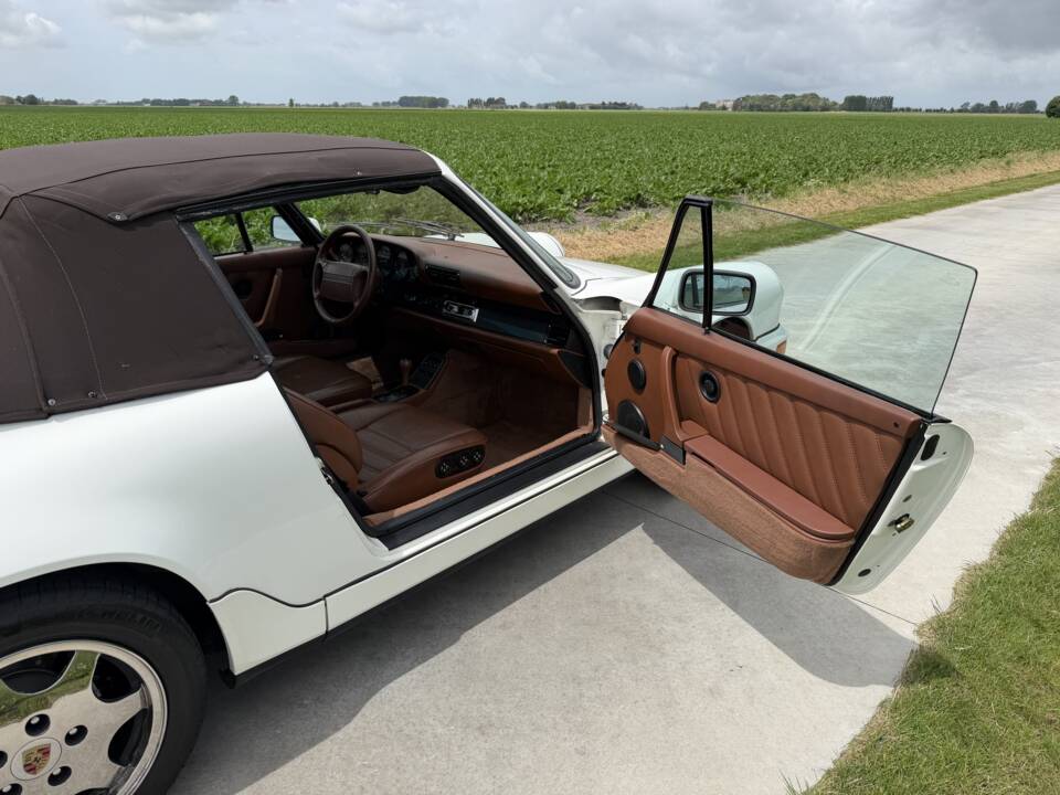 Image 27/62 of Porsche 911 Carrera 2 (1990)