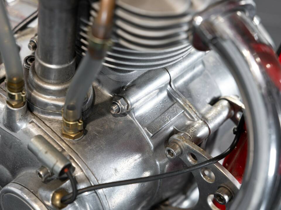 Image 28/34 of Ducati 125 Sport (1957)