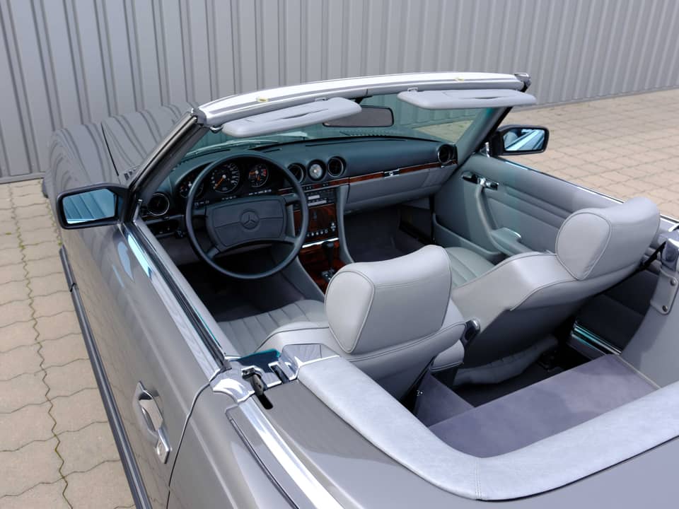 Image 71/96 of Mercedes-Benz 560 SL (1987)