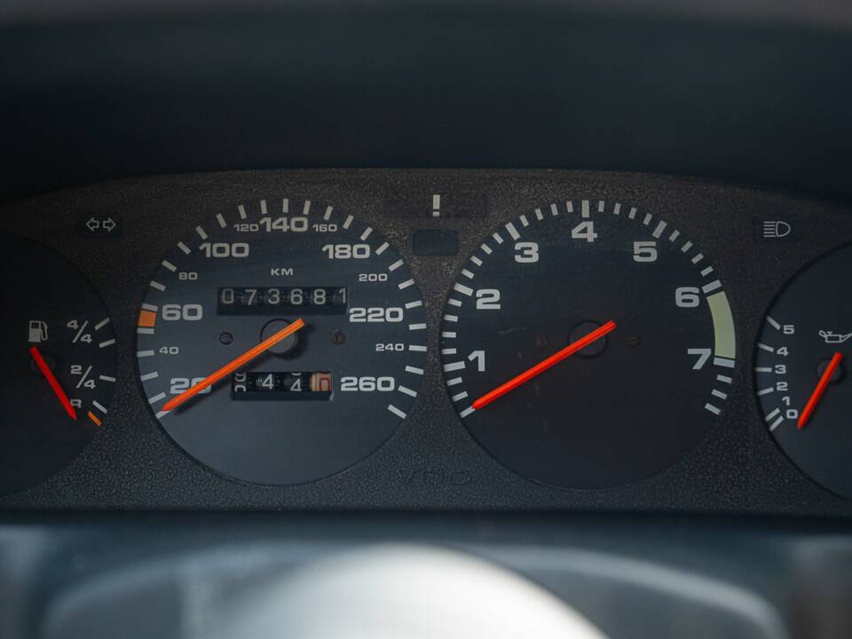 Image 27/34 of Porsche 928 (1981)