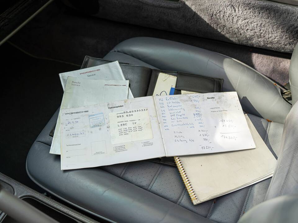 Immagine 38/47 di Porsche 911 Carrera (1994)