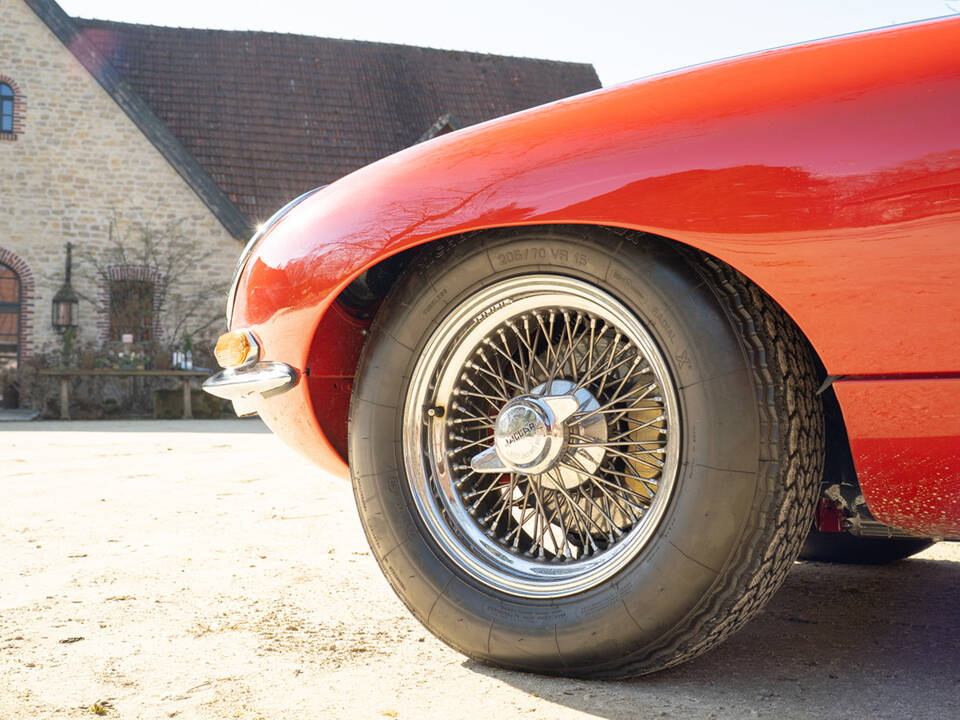 Image 19/54 of Jaguar E-Type 4.2 (1965)