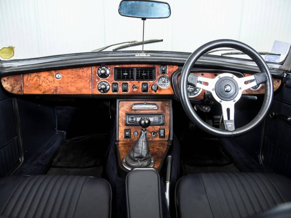 Bild 7/50 von MG MGB (1972)