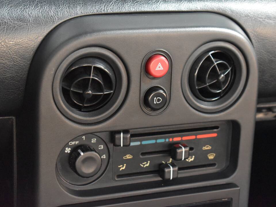 Image 15/68 of Mazda MX-5 1.6 (1992)