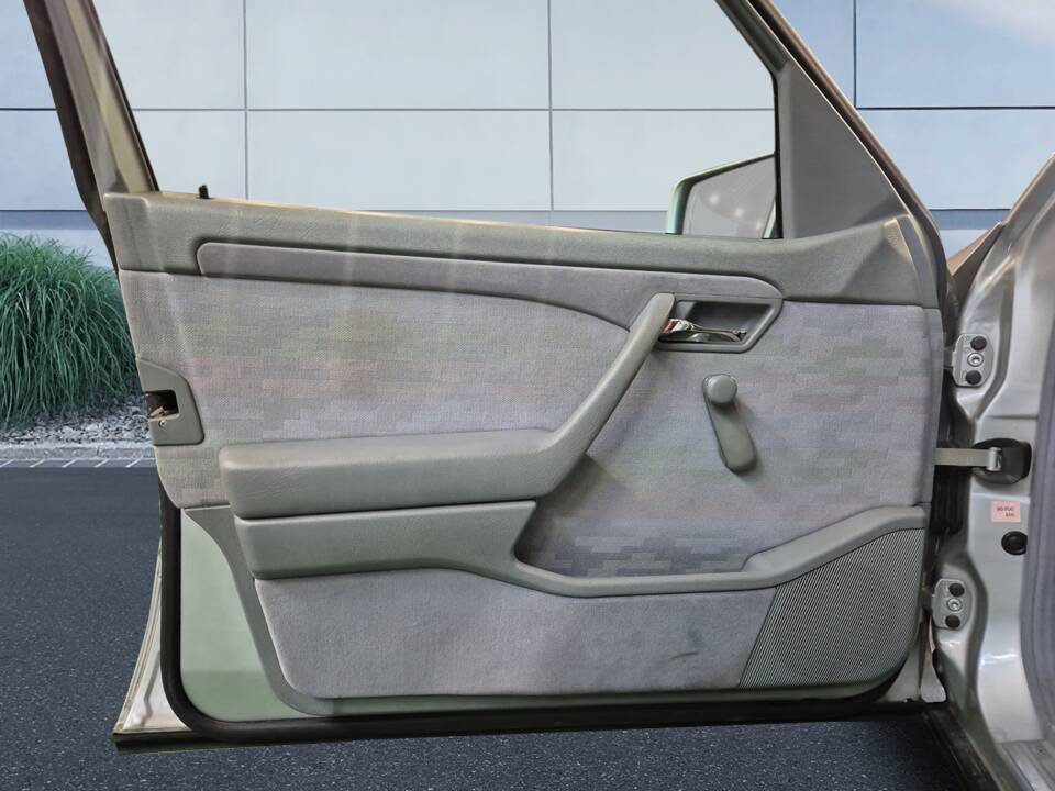 Bild 14/14 von Mercedes-Benz C 180 (1995)