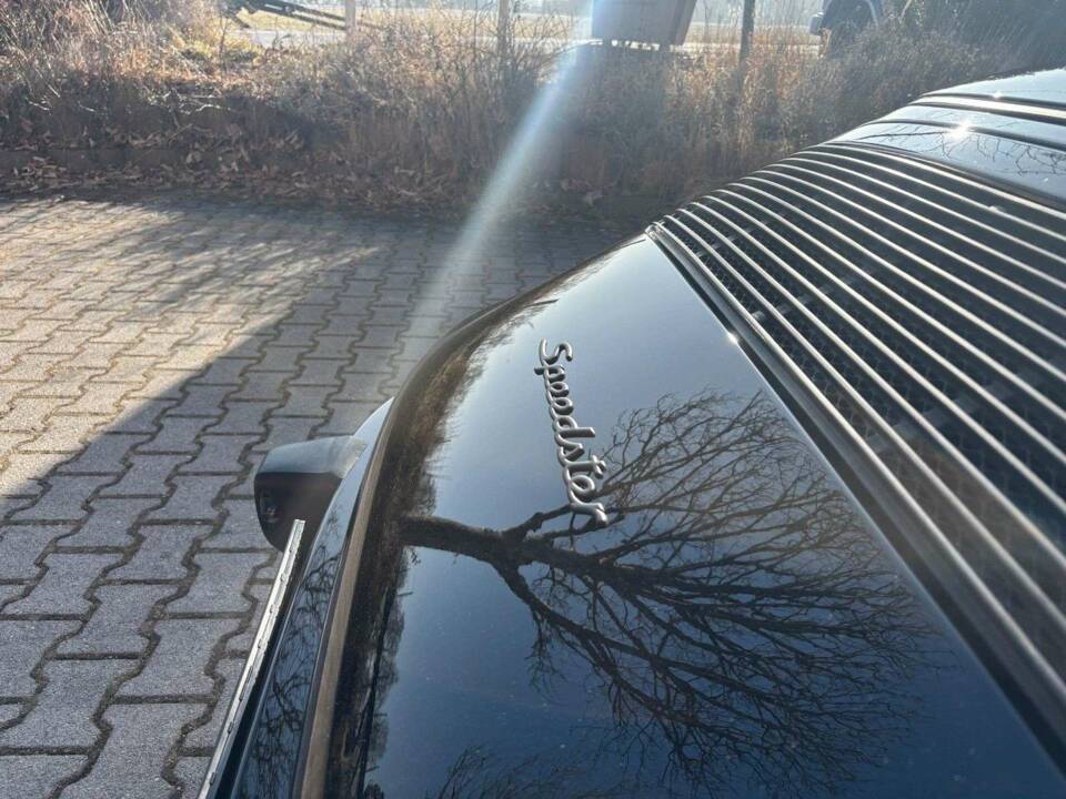 Bild 22/28 von Porsche 911 Carrera 3.2 (1989)