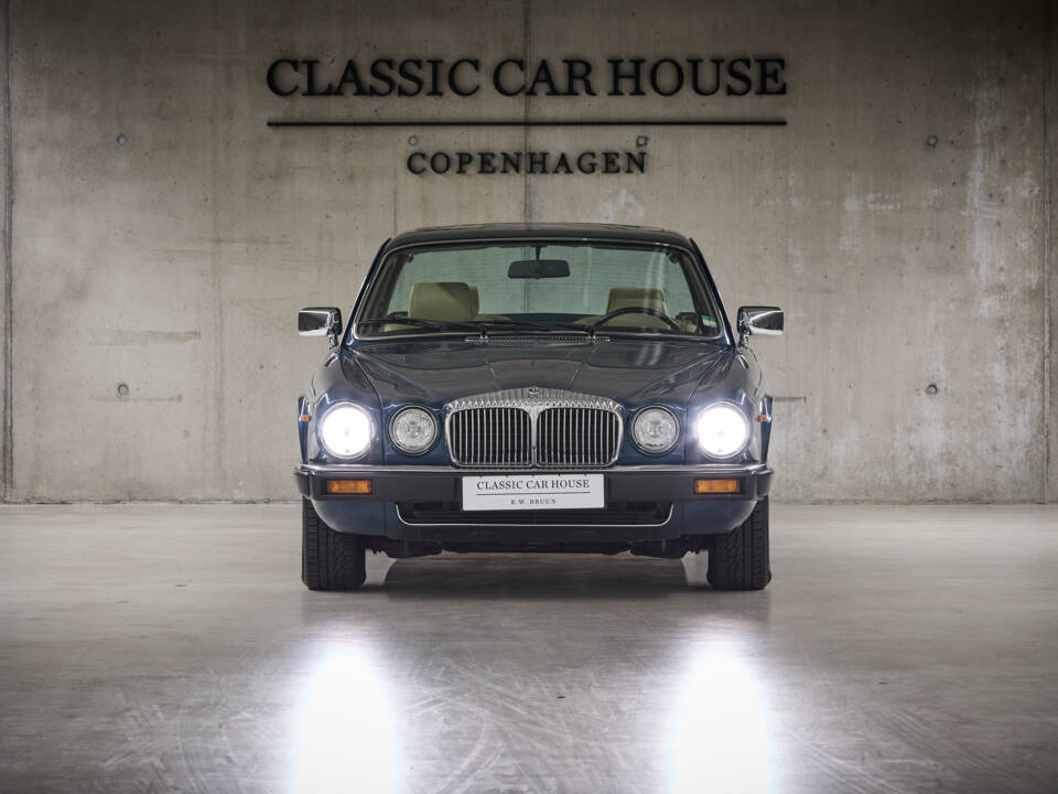 Afbeelding 12/99 van Daimler Double Six (1993)