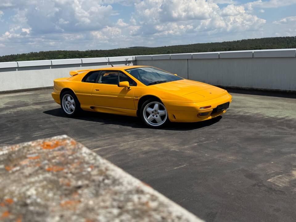Immagine 2/13 di Lotus Esprit S4 (1994)