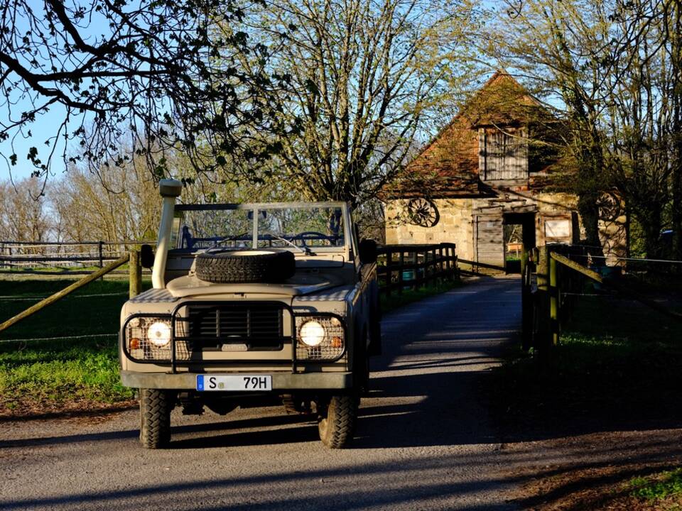 Image 18/30 de Land Rover 109 (1979)