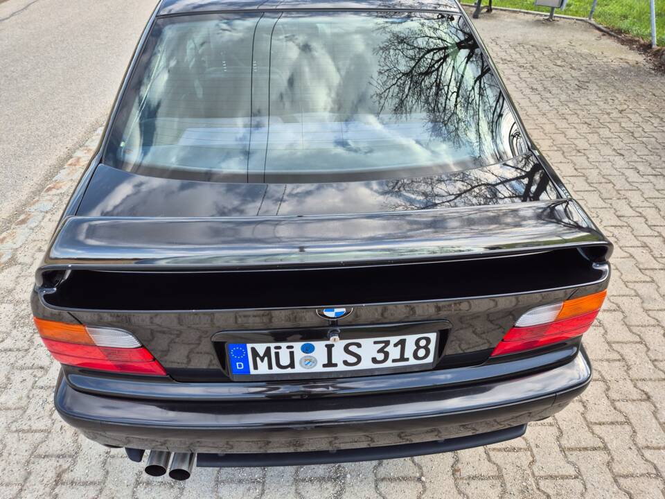 Image 10/49 of BMW 318is "Class II" (1994)