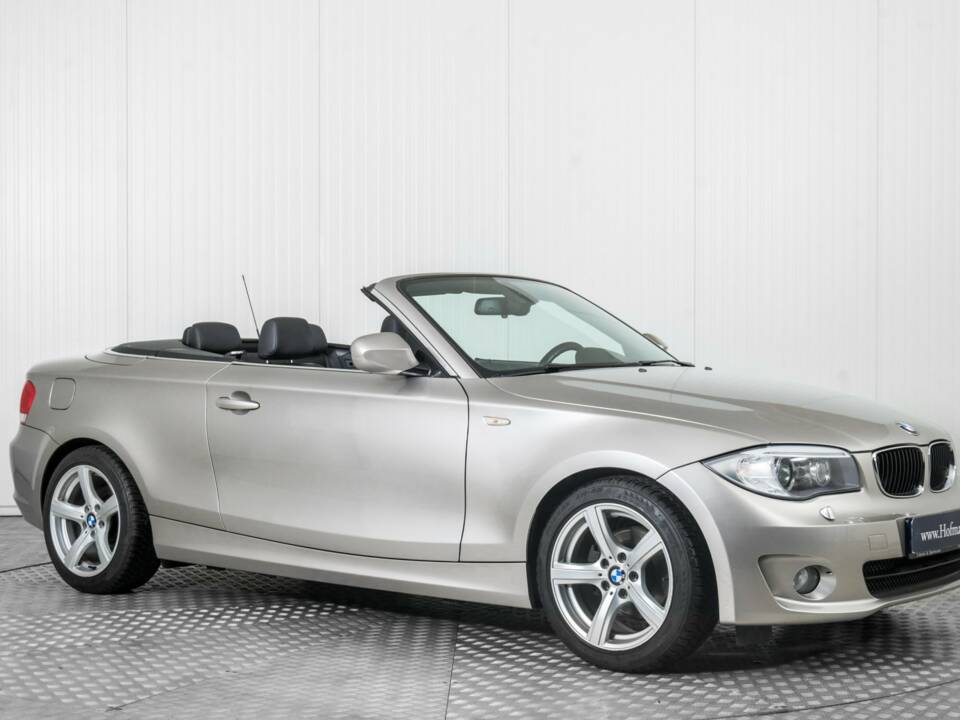 Immagine 5/50 di BMW 125i (2011)