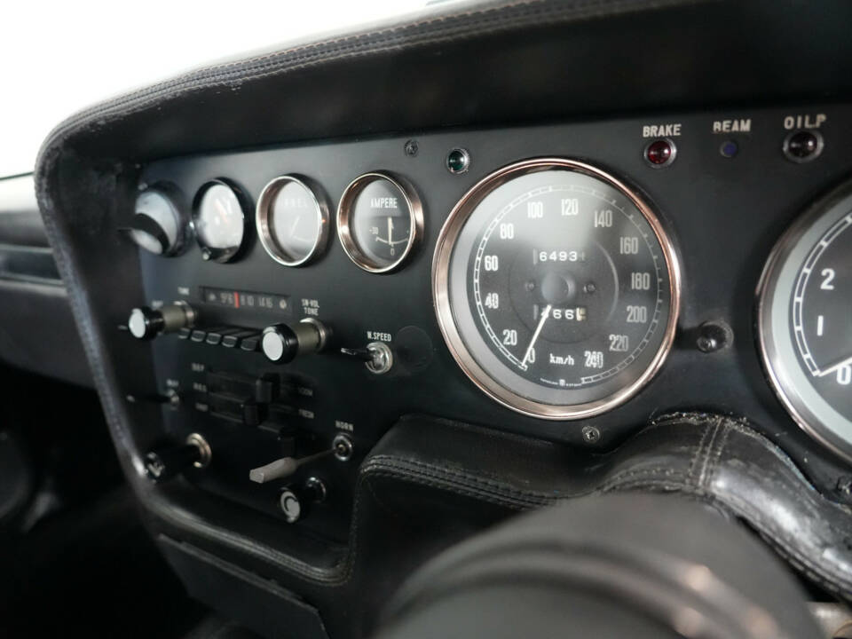 Image 28/32 of Mazda 110 S Cosmo Sport (1968)