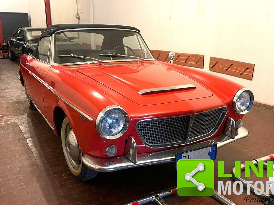 Image 4/10 of FIAT 1200 Convertible (1962)