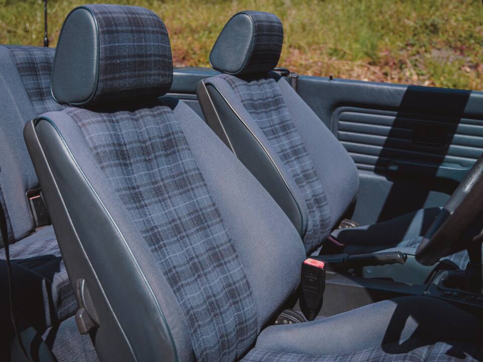 Bild 4/36 von BMW 318i (1991)