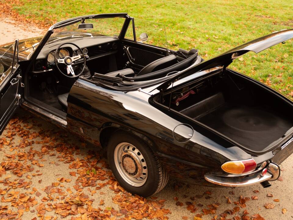 Image 46/51 of Alfa Romeo 1600 Spider Duetto (1966)
