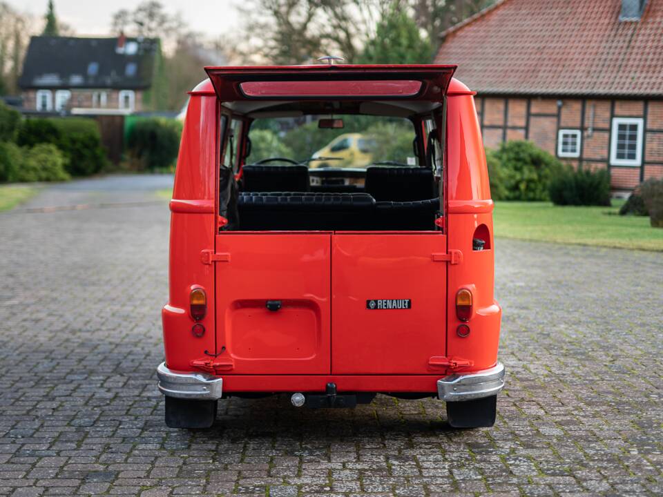 Image 19/52 of Renault Estafette (1977)