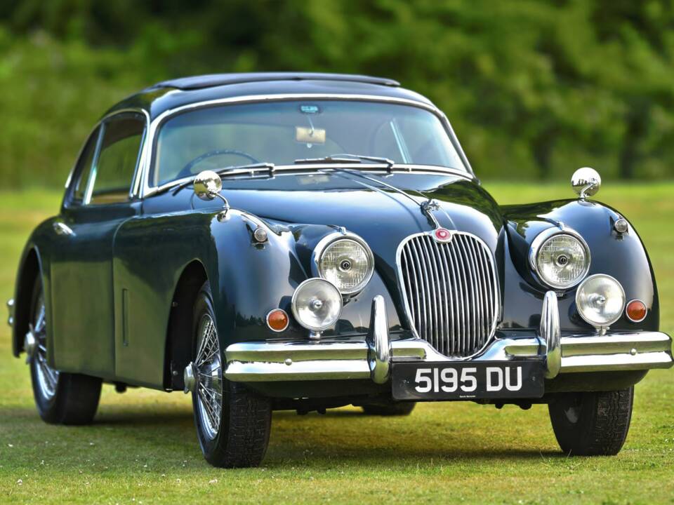 Image 7/50 of Jaguar XK 150 FHC (1960)