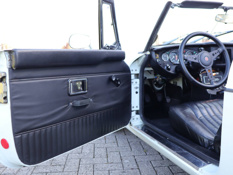 Bild 9/50 von MG MGB (1972)