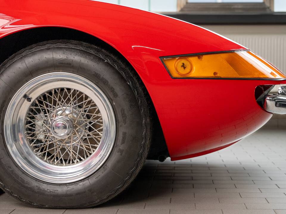 Image 11/25 de Ferrari 365 GTS&#x2F;4 Daytona (1970)