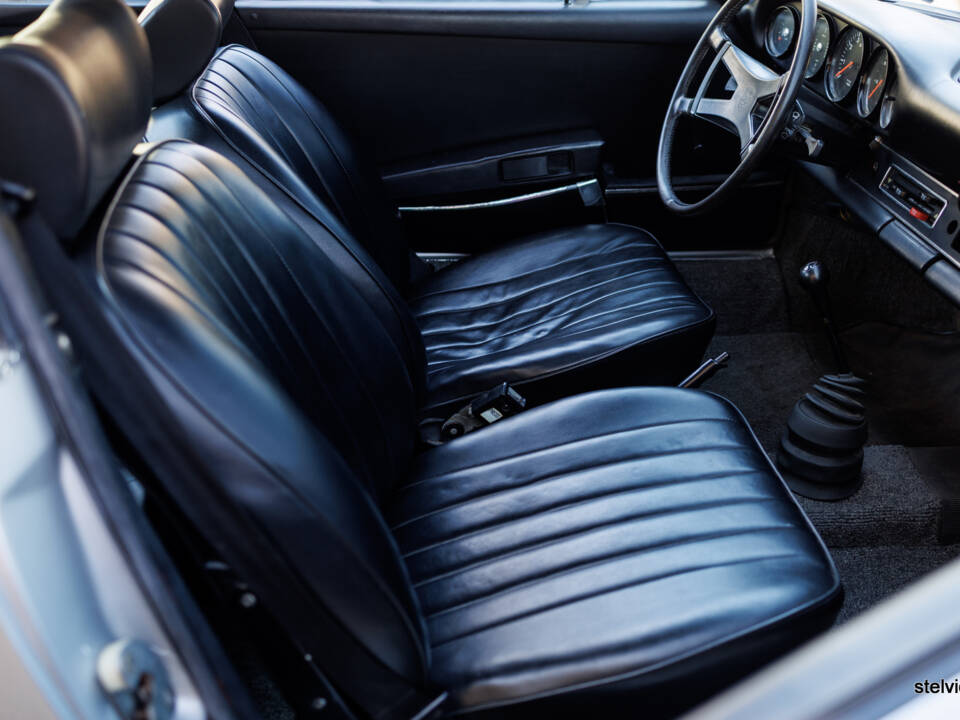 Bild 28/38 von Porsche 911 2.4 T (1973)