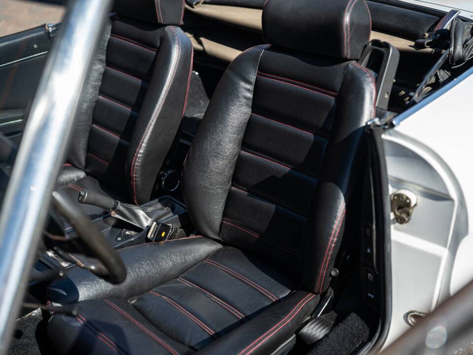 Image 26/40 of Alfa Romeo 2.0 Spider (1987)