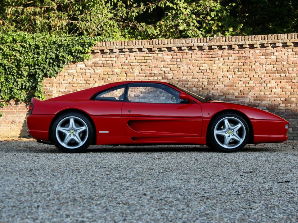 Image 31/50 de Ferrari F 355 Berlinetta (1996)